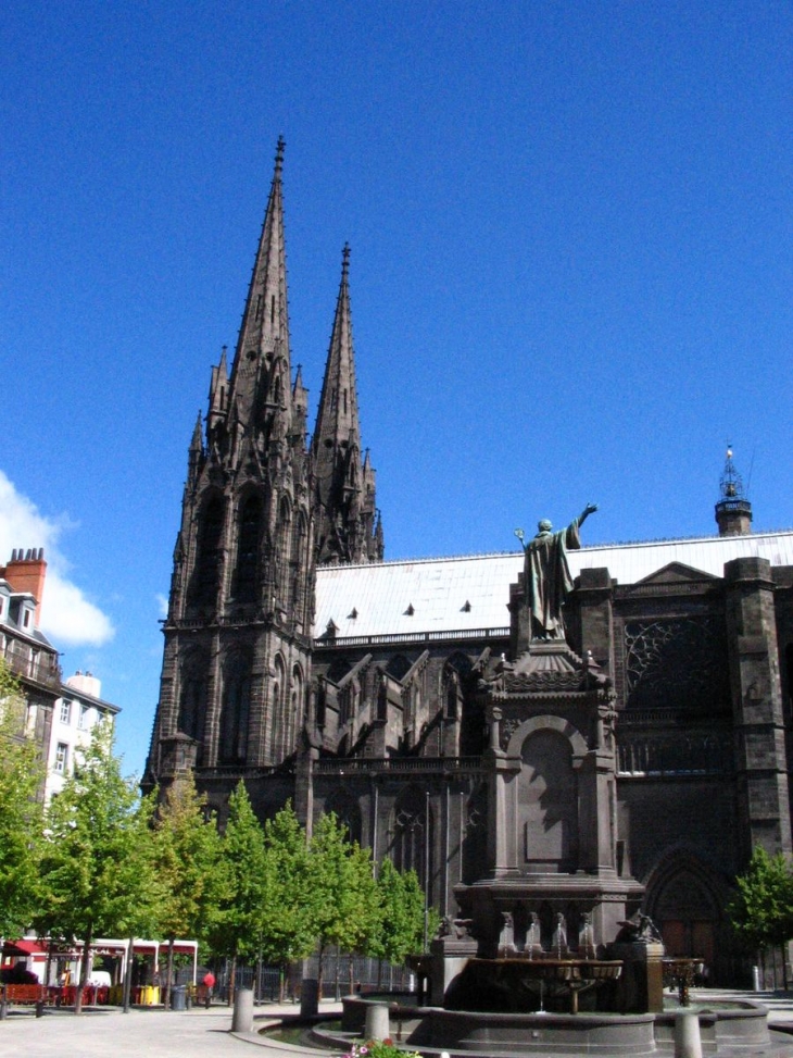 Cathédrale N.D Assomption XIIIème - Clermont-Ferrand