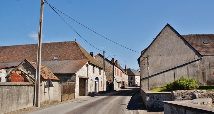 Le Village - Montel-de-Gelat