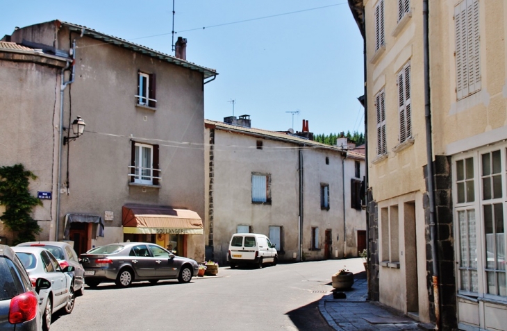 Le Village - Pontgibaud