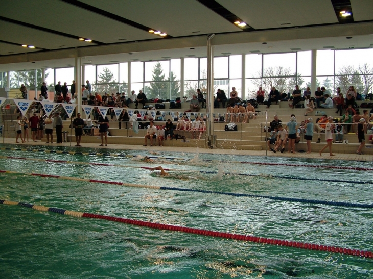 Compétition à la piscine intercommunale - Saint-Georges-de-Mons