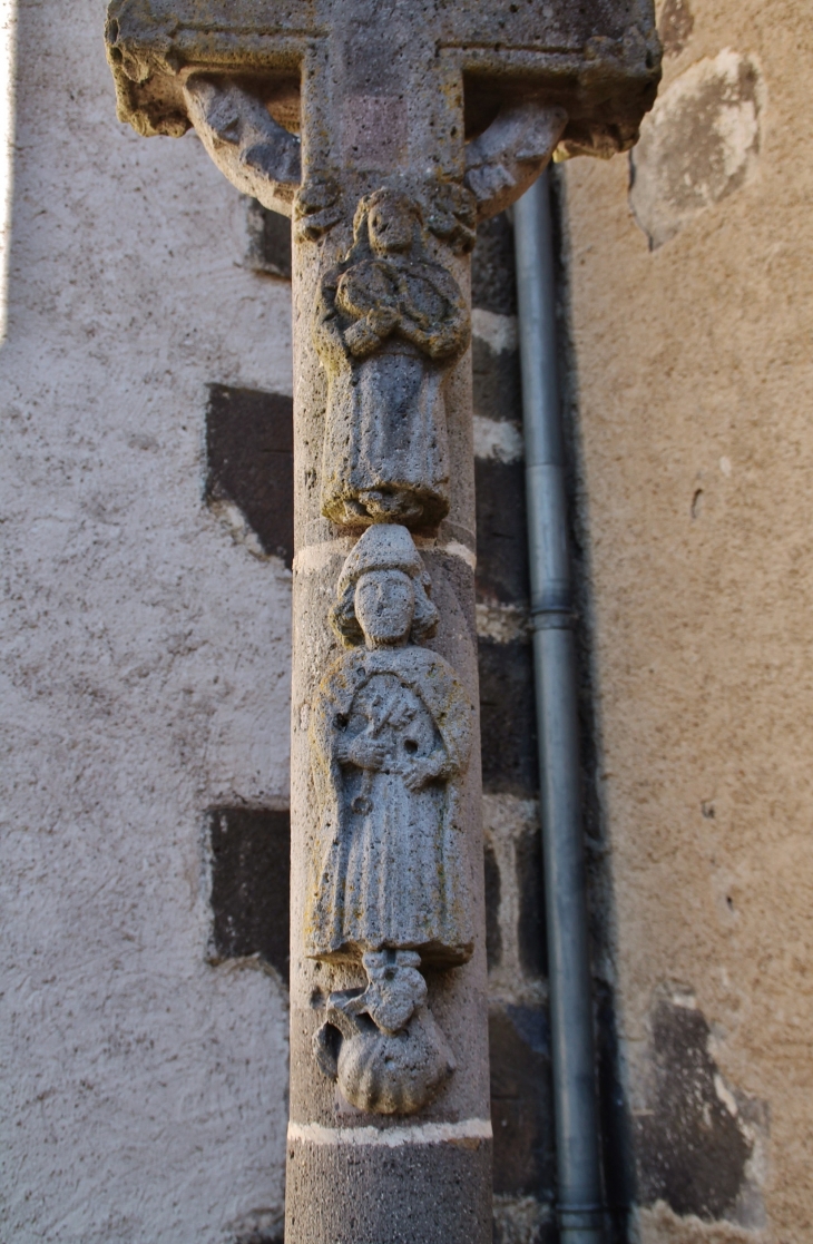    église Saint-Pierre ( Croix détail ) - Valbeleix
