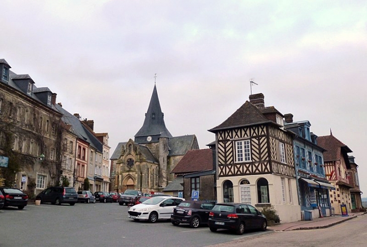 Vers l'église - Beaumont-en-Auge