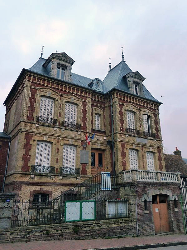 La mairie - Beaumont-en-Auge