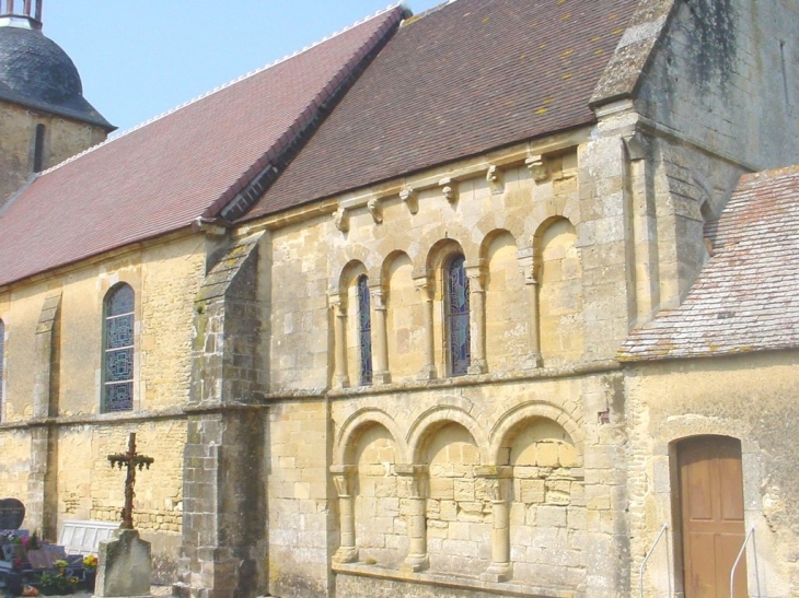 L'église du XIII ème siècle - Courcy