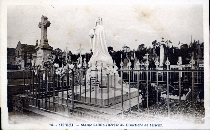 Statue Sainte Thérèse au Cimetière. - Lisieux
