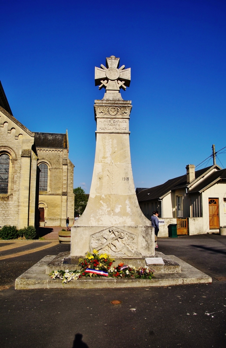 Monument-aux-Morts - Port-en-Bessin-Huppain