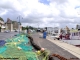 Photo suivante de Port-en-Bessin-Huppain Port de pêche filets de chaluts en réparation