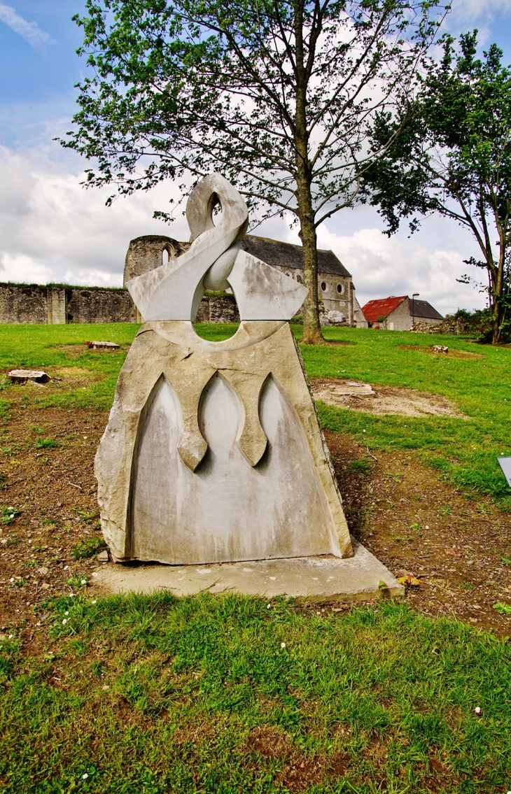Parc de L'Abbaye ( Sculpture ) - Cerisy-la-Forêt