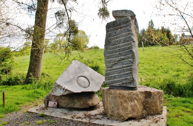 Parc de L'Abbaye ( Sculpture ) - Cerisy-la-Forêt