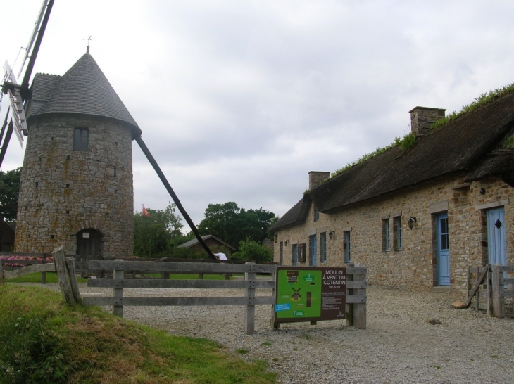 Le moulin à vent & auberge du Cotentin - Fierville-les-Mines