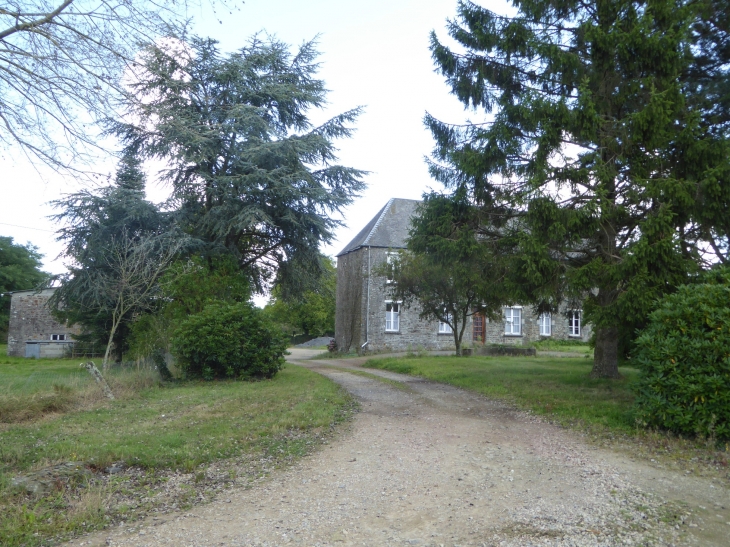Maison à l'écart du village - Guilberville
