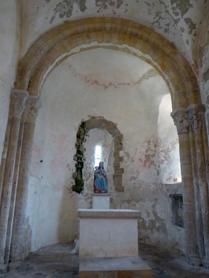Dans l'ancienne église Notre Dame - Portbail