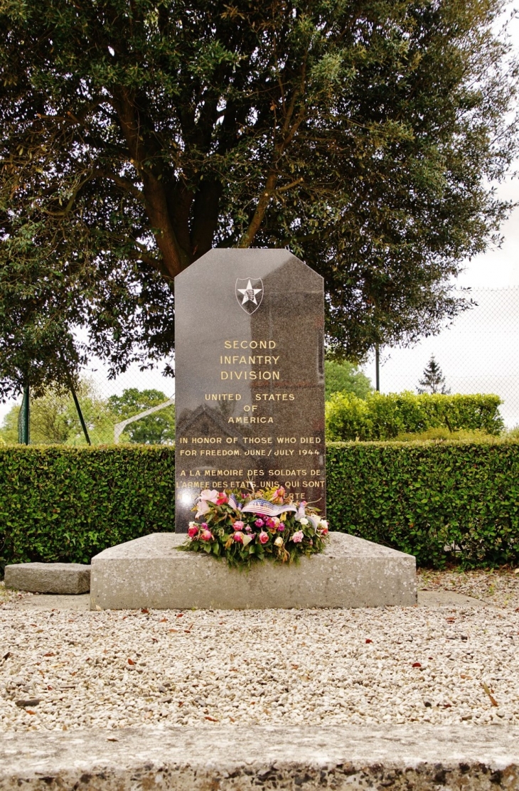 Monument-aux-Morts - Saint-Georges-d'Elle