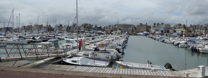 Le port et les quais - Saint-Vaast-la-Hougue