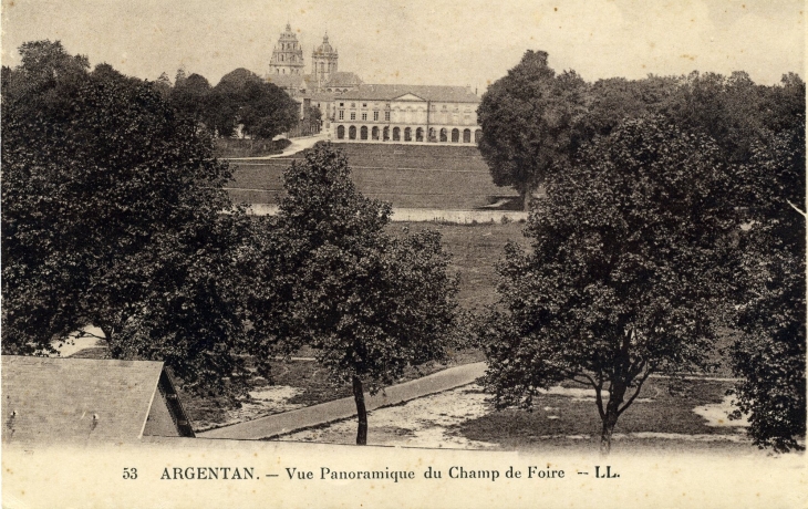 Vue Panoramique du Champ de Foire (carte postale de 1905) - Argentan