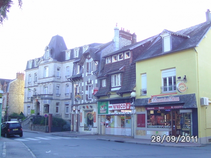 Avenue du Dr Joly - Bagnoles-de-l'Orne