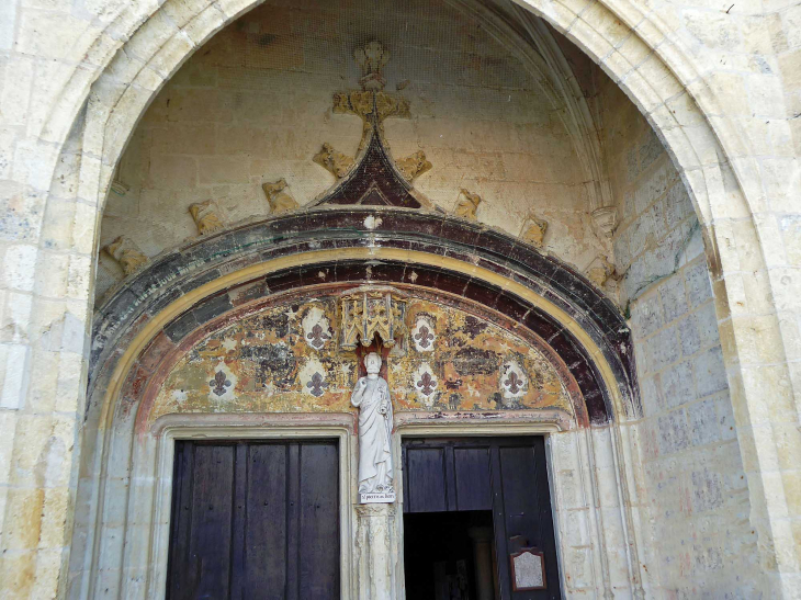 L'entrée de l'église - Ceton