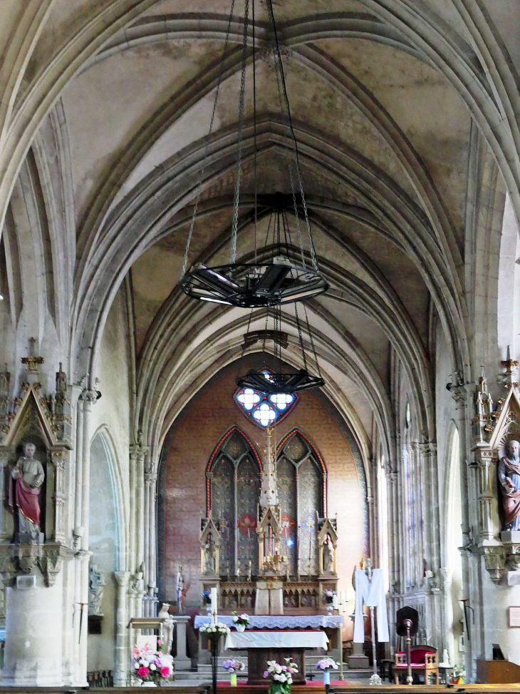 L'intérieur de l'église - Ceton