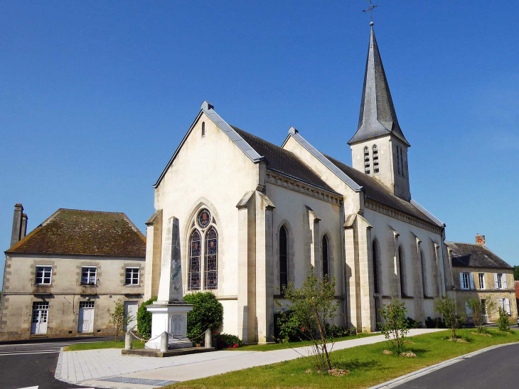 L'église - Le Ménil-Broût