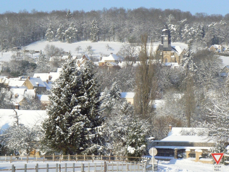 Le bourg sous la neige - Moutiers-au-Perche