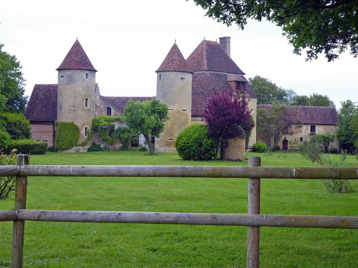 Le château de la Fresnaye - Saint-Germain-de-la-Coudre