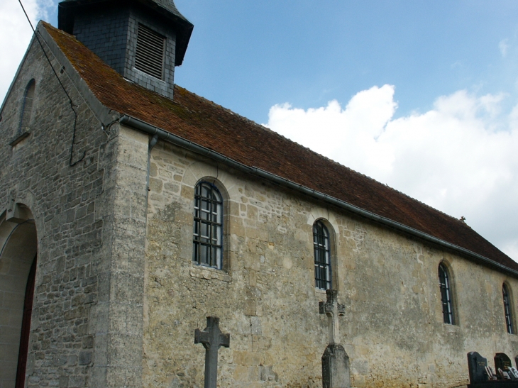 Eglise Notre-Dame des douleurs de Crennes, du XVIe siècle. - Urou-et-Crennes