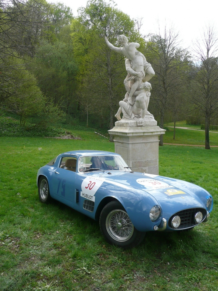Tour Auto 2014 au château Bussy Rabutin -Ferrari 250 GT LWB - Bussy-le-Grand