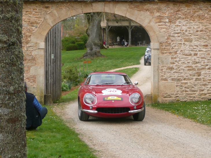 Tour Auto 2014 au château Bussy Rabutin -Ferrari 275 GTB - Bussy-le-Grand