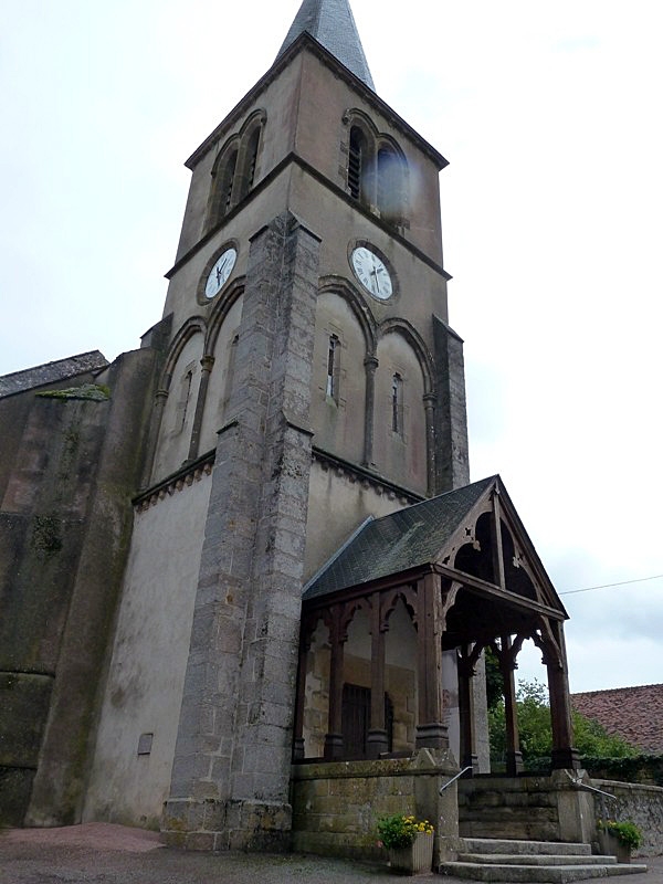 L'entrée de l'église - La Roche-en-Brenil