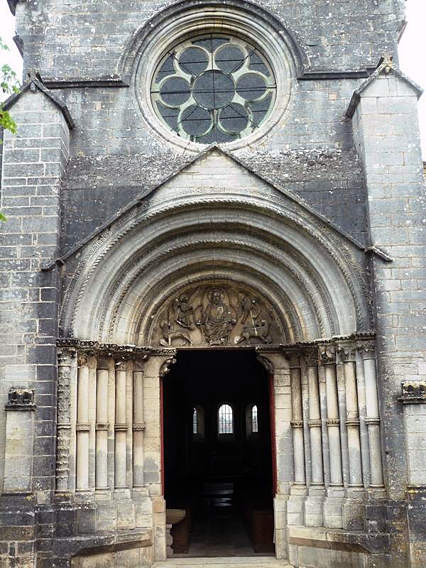Le portail de l'église - Til-Châtel