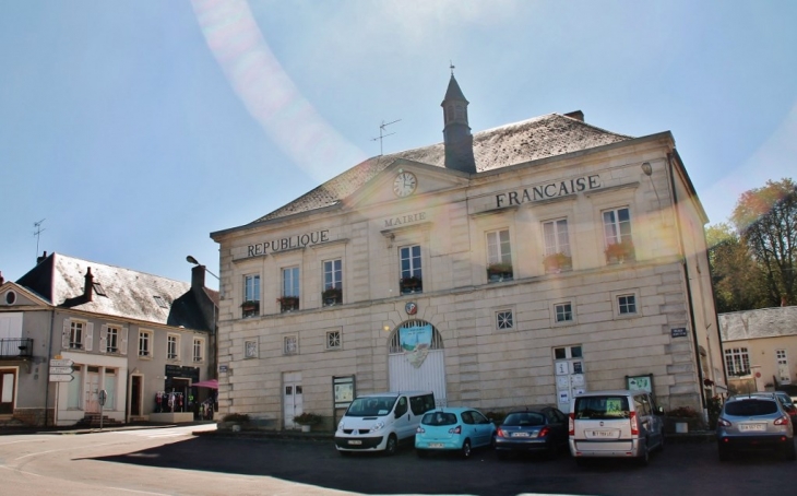 La Mairie - Châteauneuf-Val-de-Bargis