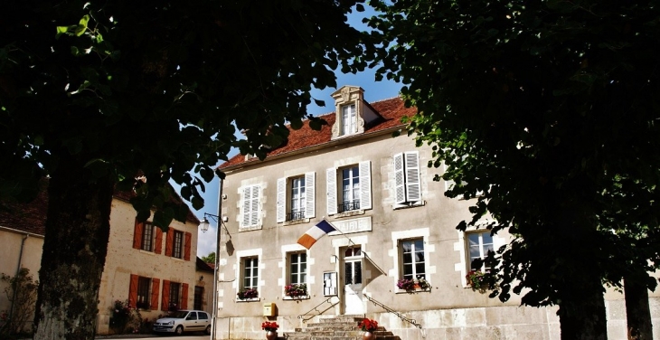 La Mairie - Menou
