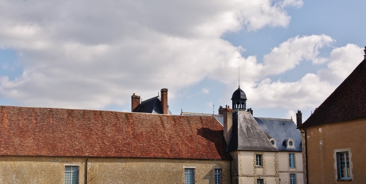 Le Château - Menou