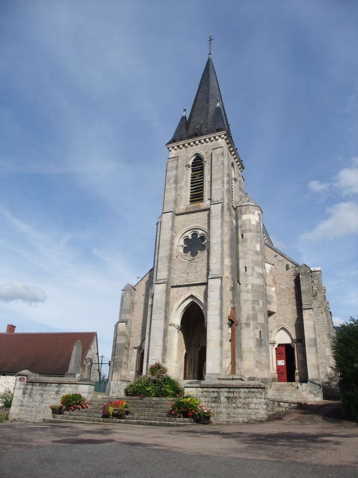 Eglise Saint Jacques de Montreuillon