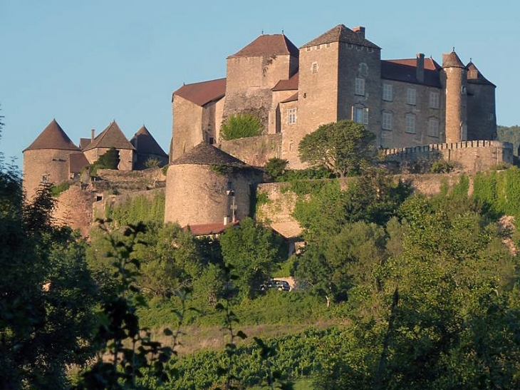 Le château : vue densemble - Berzé-le-Châtel