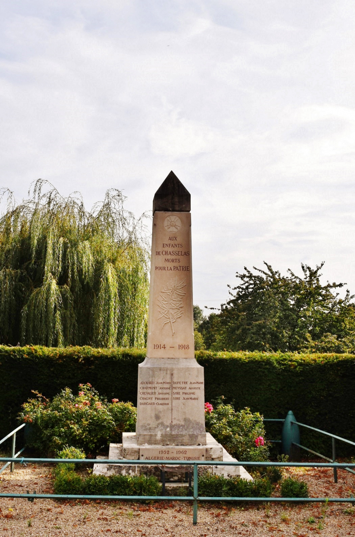 Monument-aux-Morts - Chasselas