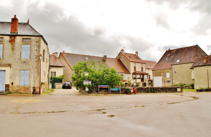 La Commune - Saint-Sernin-du-Plain