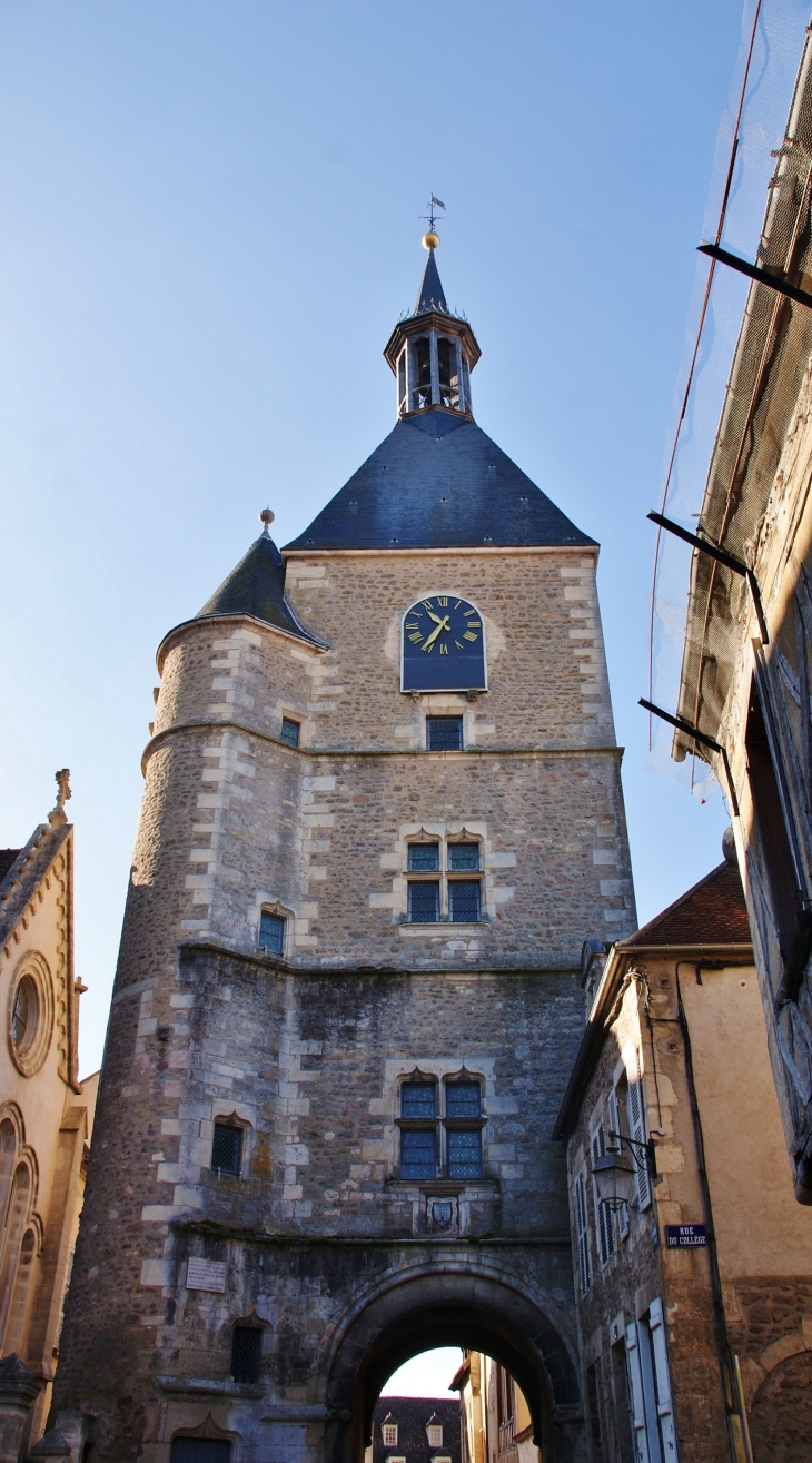 Beffroi ou Tour de l'Horloge 1456 - Avallon