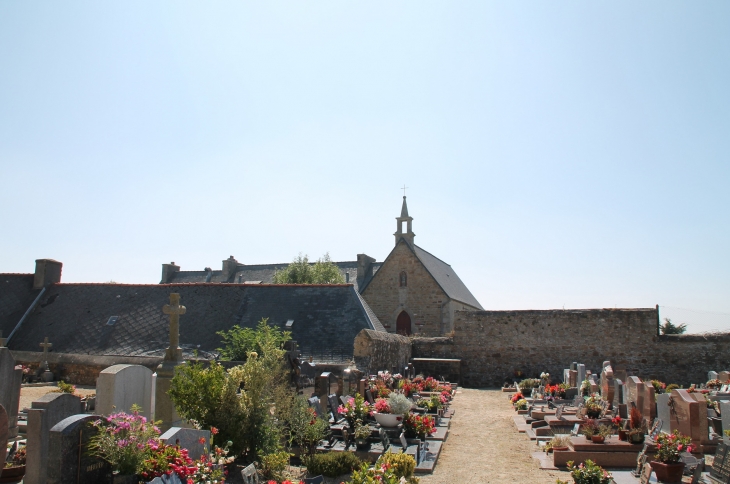 La-chapelle St Nicolas et-le-cimetiere - Camlez