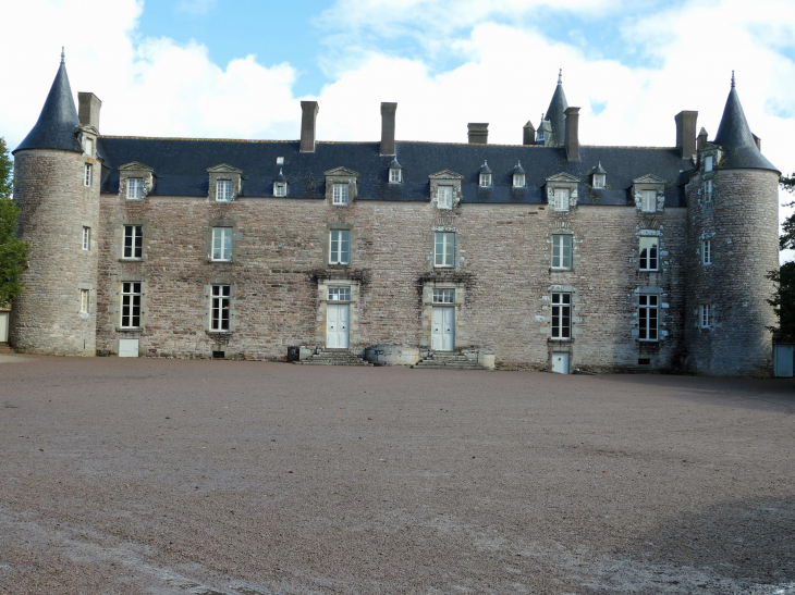Le château de Bienassis : le château - Erquy