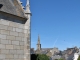 Photo suivante de La Roche-Derrien ,Chapelle Notre-Dame du Calvaire ( au fond l'église Ste Catherine )