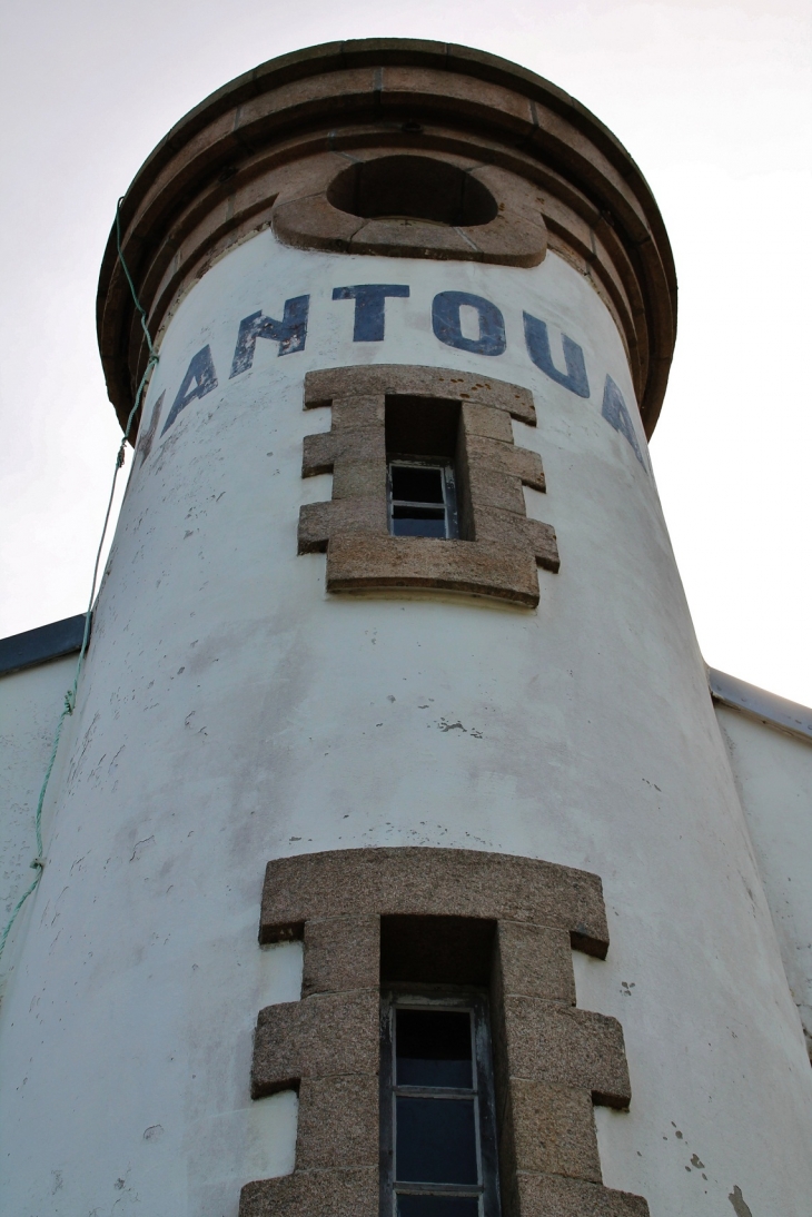 Phare de Nantouar-Louannec