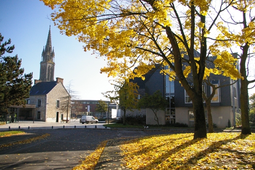 Le centre ville en automne - Ploufragan