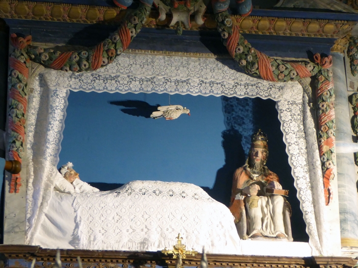 Le Yaudet : la vierge endormie dans la chapelle Notre Dame  - Ploulec'h