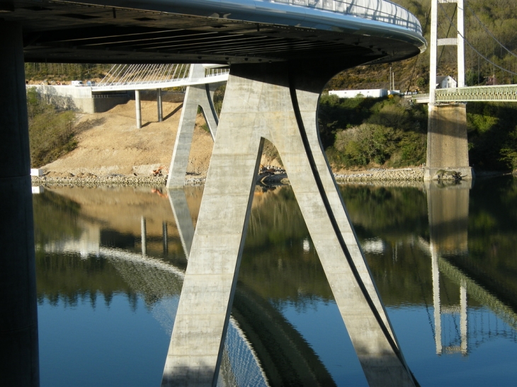 Ponts de Térénez - les piliers des deux ponts - Argol
