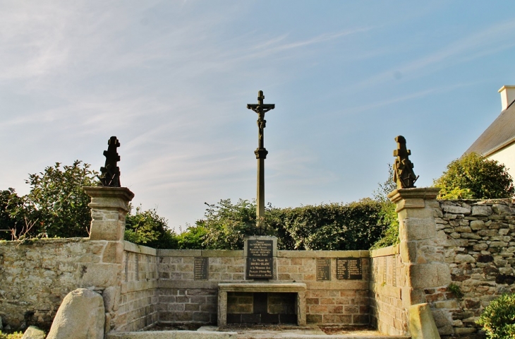 Monument-aux-Morts - Bourg-Blanc