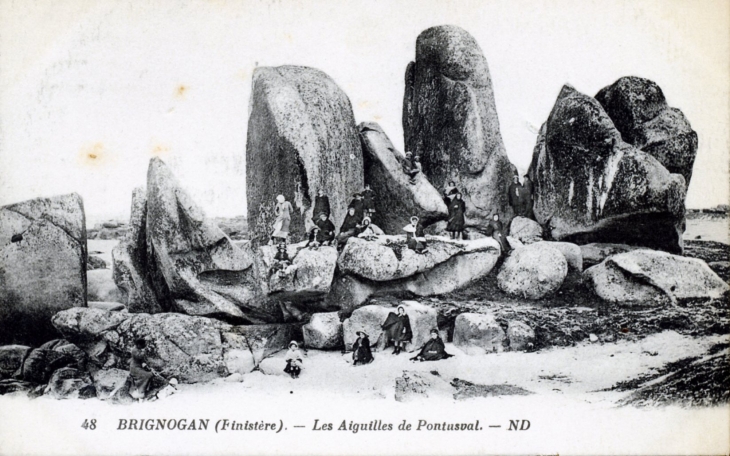 Les Aiguilles de Pontusval, vers 1920 (carte postale ancienne). - Brignogan-Plage