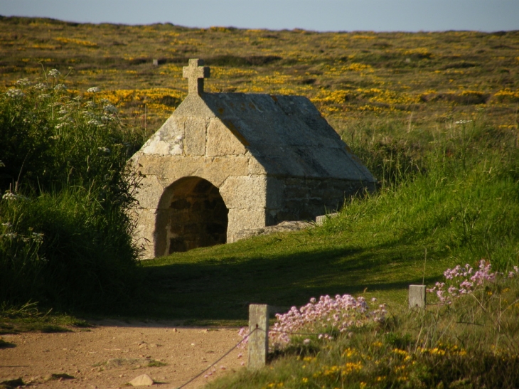 CLEDEN CAP SIZUN - Fontaine St They - Cléden-Cap-Sizun