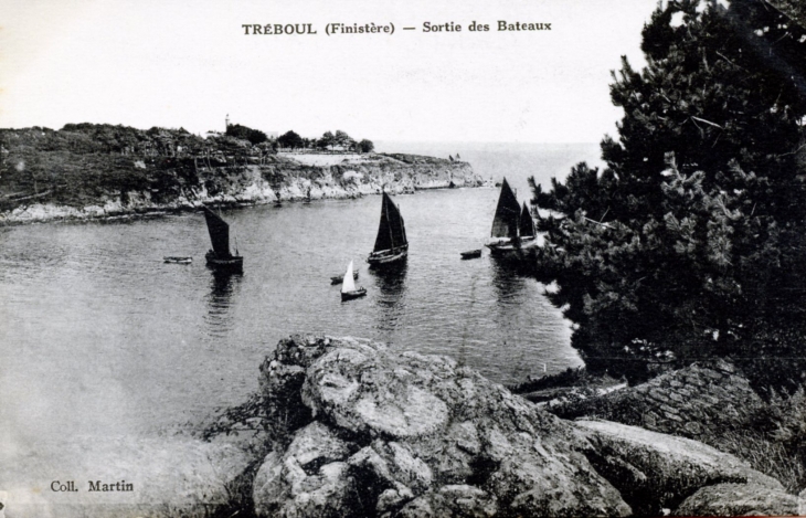 Theboul - Sortie des bâteaux, vers 1910 (carte postale ancienne). - Douarnenez