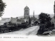 Photo suivante de Locronan L'entrée du bourg, vers 1910 (carte postale ancienne).